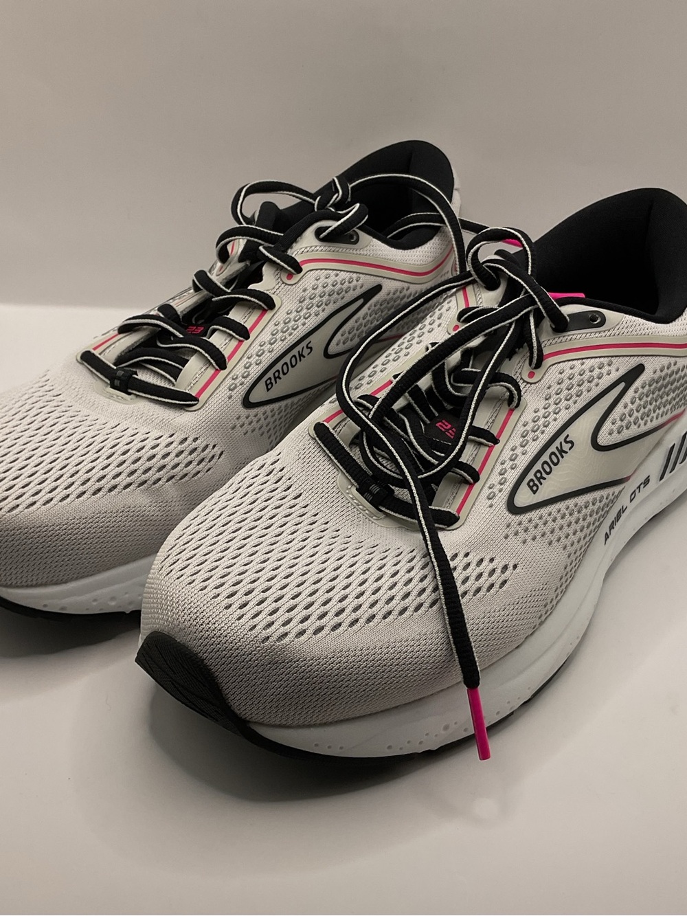 Brooks Womens Ariel GTS 23 Road Running Shoes in Grey, Black and Pink Size 9